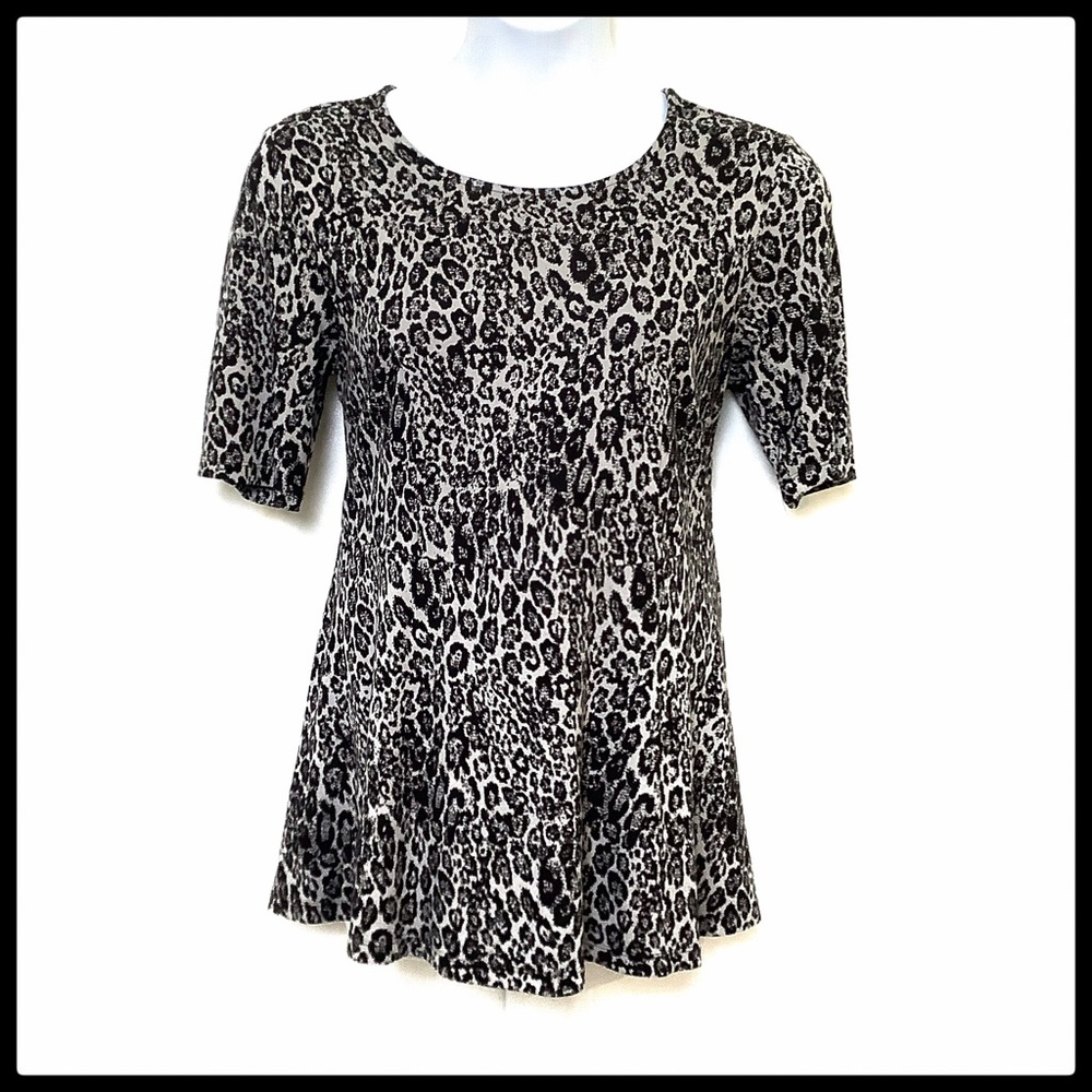 NWT Torrid short sleeve top